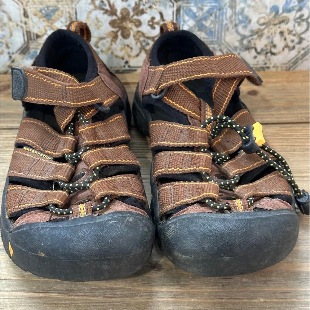 Keen Newport H2 Waterproof Hiking Sandals Kids Size 13 Brown